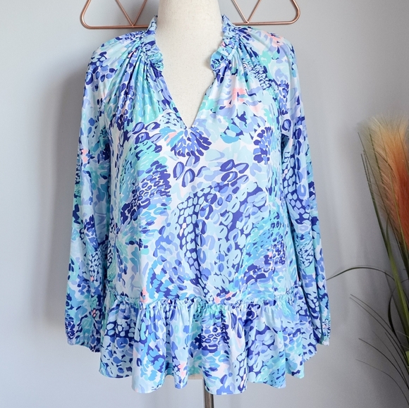 Lilly Pulitzer, Savanna Top Turquoise Oasis Wave After Wave Blouse Size Small - Picture 2 of 11